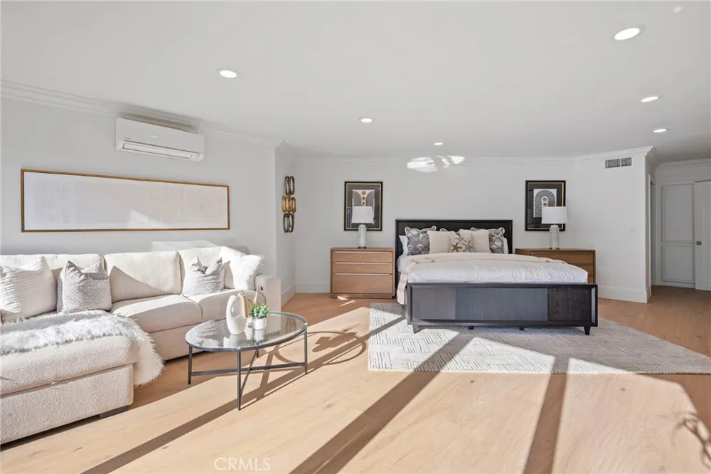 25 Rue Grand Ducal Newport Beach, CA 92660