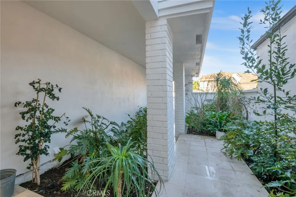 25 Rue Grand Ducal Newport Beach, CA 92660