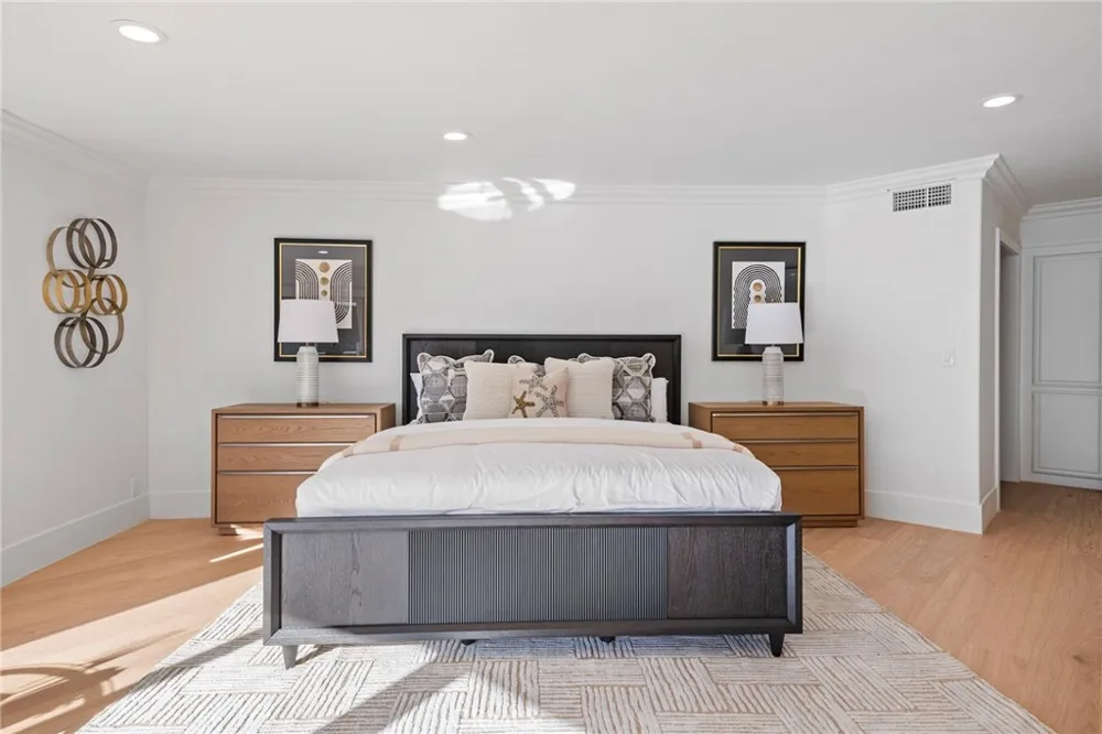 25 Rue Grand Ducal Newport Beach, CA 92660