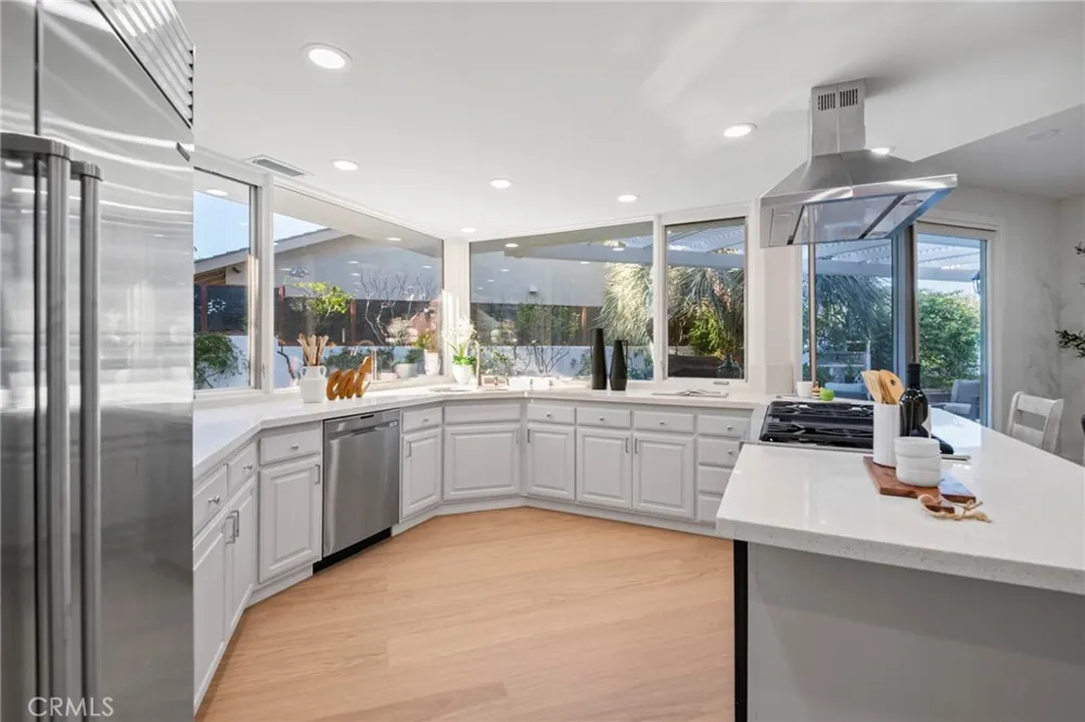 25 Rue Grand Ducal Newport Beach, CA 92660