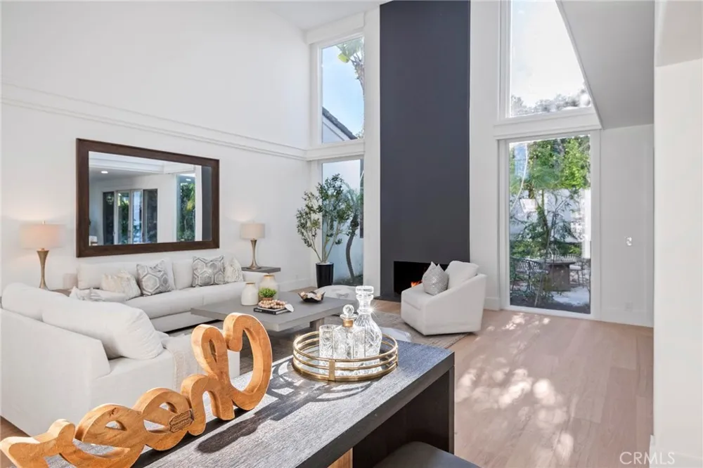 25 Rue Grand Ducal Newport Beach, CA 92660