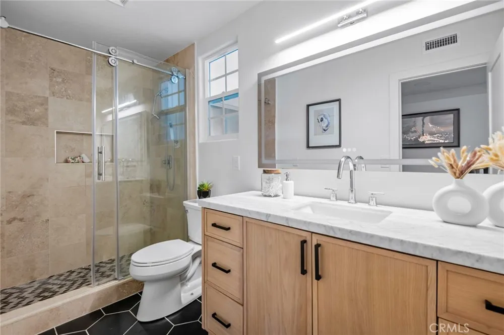25 Rue Grand Ducal Newport Beach, CA 92660