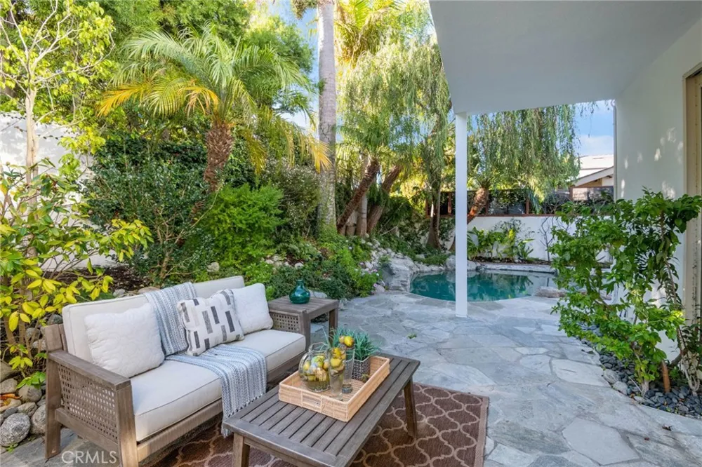 25 Rue Grand Ducal Newport Beach, CA 92660