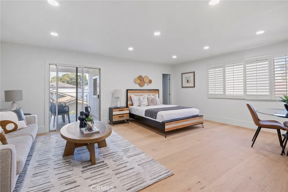 25 Rue Grand Ducal Newport Beach, CA 92660