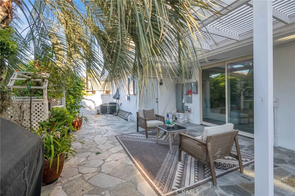 25 Rue Grand Ducal Newport Beach, CA 92660
