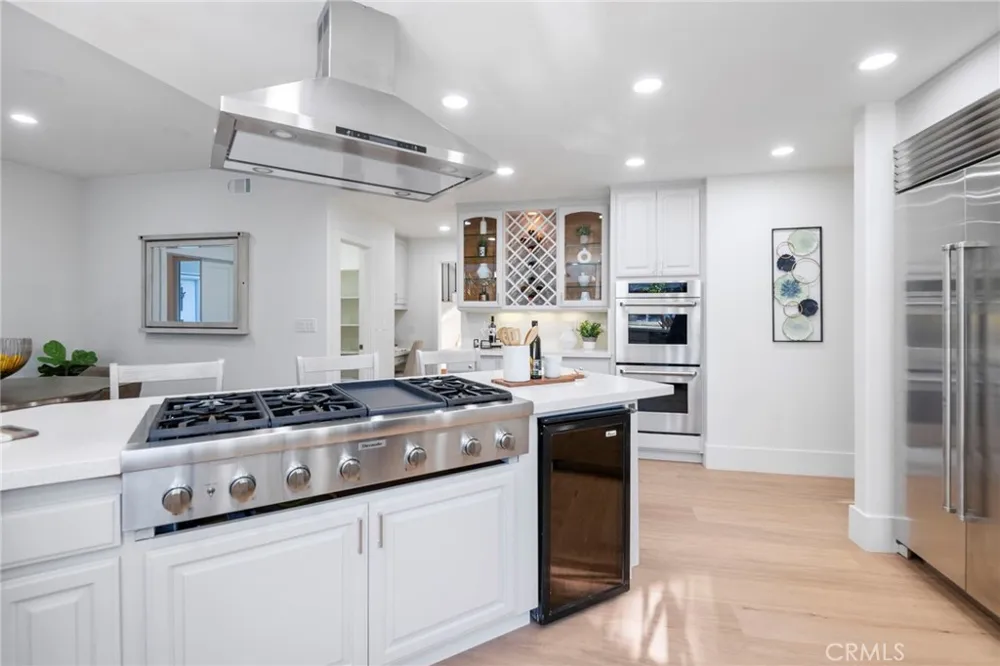 25 Rue Grand Ducal Newport Beach, CA 92660