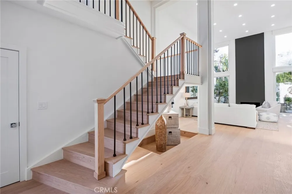 25 Rue Grand Ducal Newport Beach, CA 92660