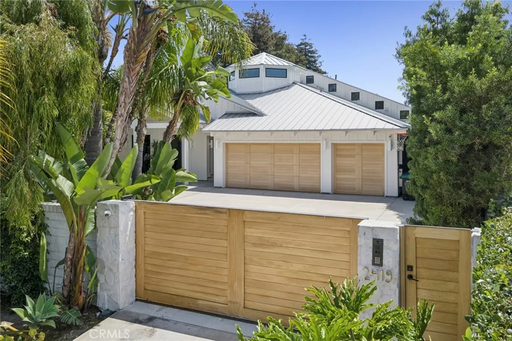 2419 Santiago Newport Beach, CA 92660