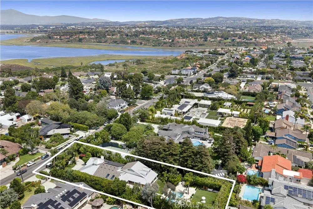 2419 Santiago Newport Beach, CA 92660