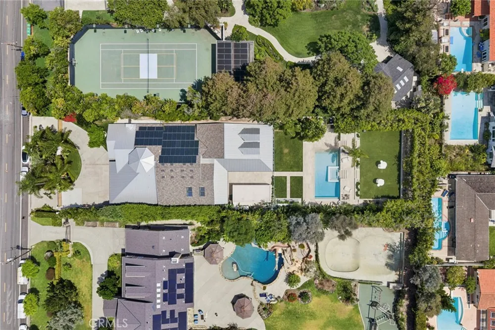 2419 Santiago Newport Beach, CA 92660