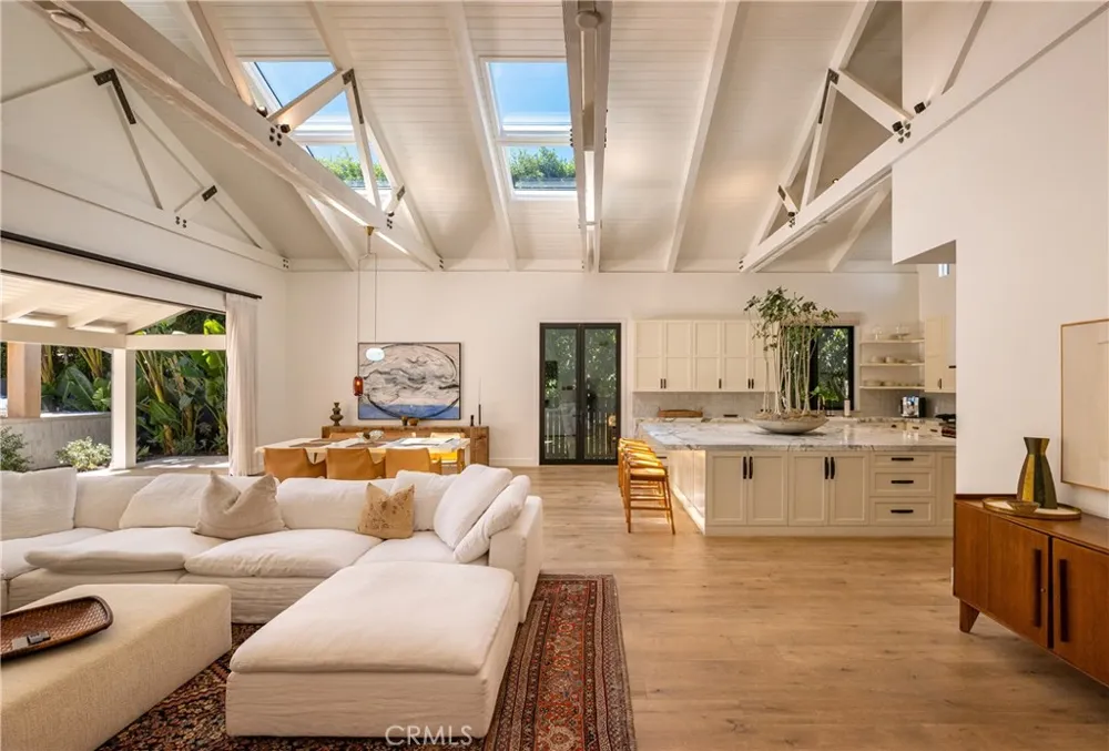 2419 Santiago Newport Beach, CA 92660