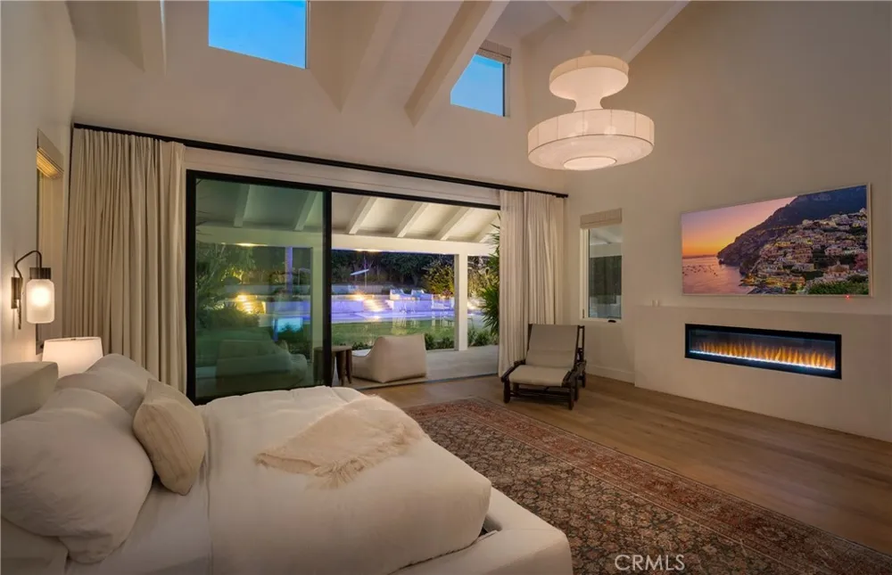 2419 Santiago Newport Beach, CA 92660