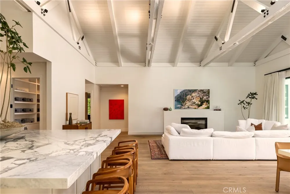 2419 Santiago Newport Beach, CA 92660