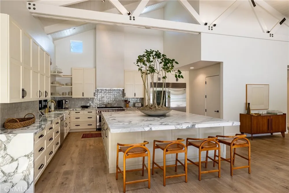 2419 Santiago Newport Beach, CA 92660