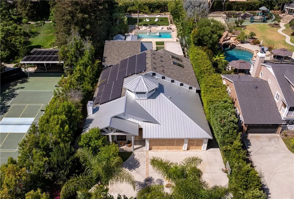 2419 Santiago Newport Beach, CA 92660