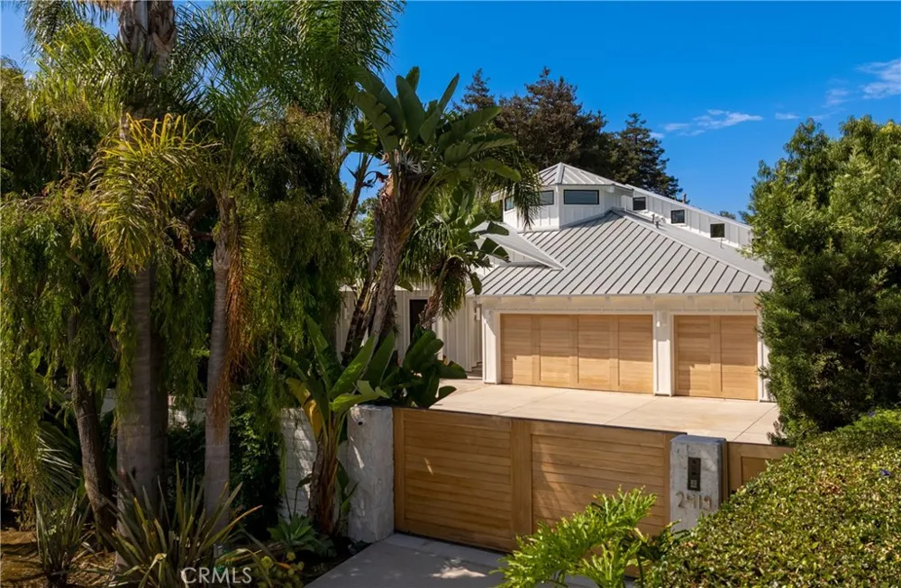 2419 Santiago Newport Beach, CA 92660