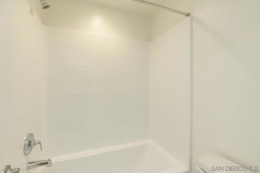 2564 Delphinium Ln Carlsbad, CA 92008