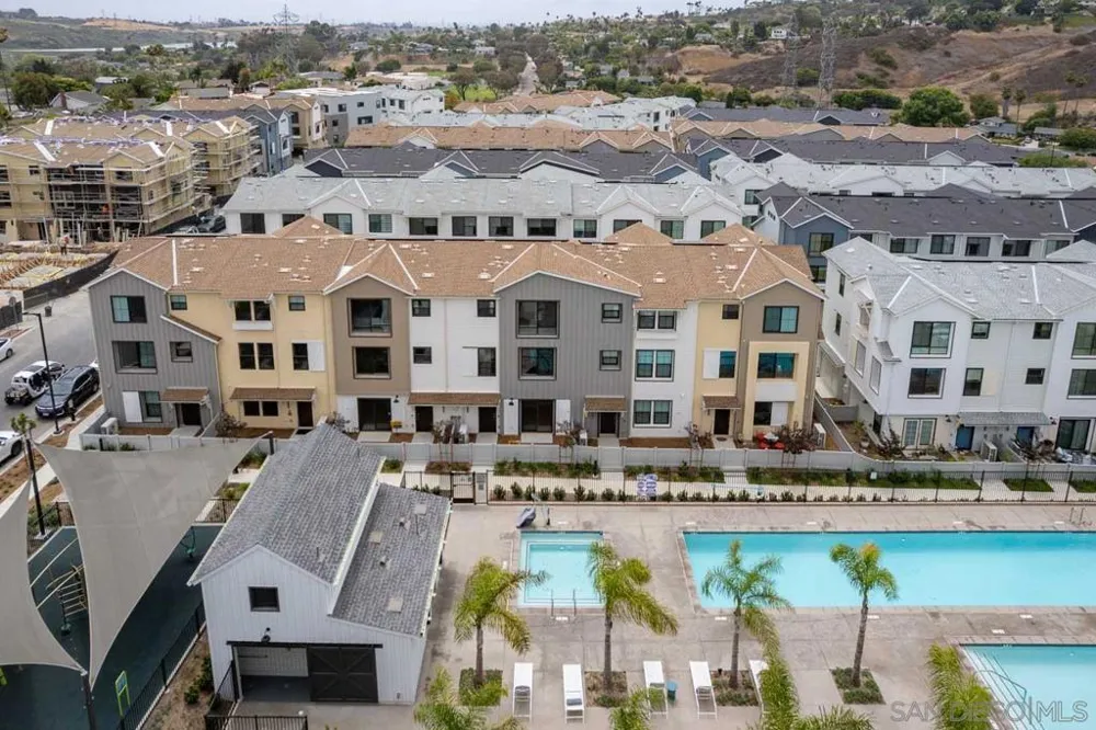 2564 Delphinium Ln Carlsbad, CA 92008