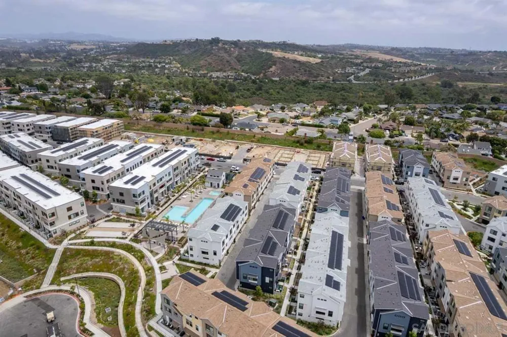 2564 Delphinium Ln Carlsbad, CA 92008