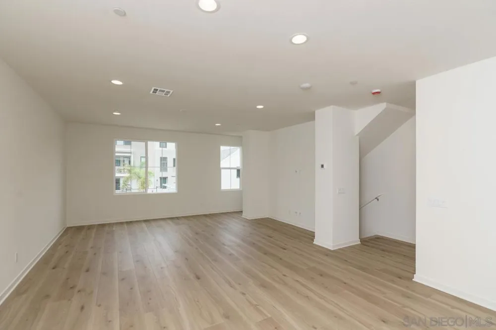 2564 Delphinium Ln Carlsbad, CA 92008