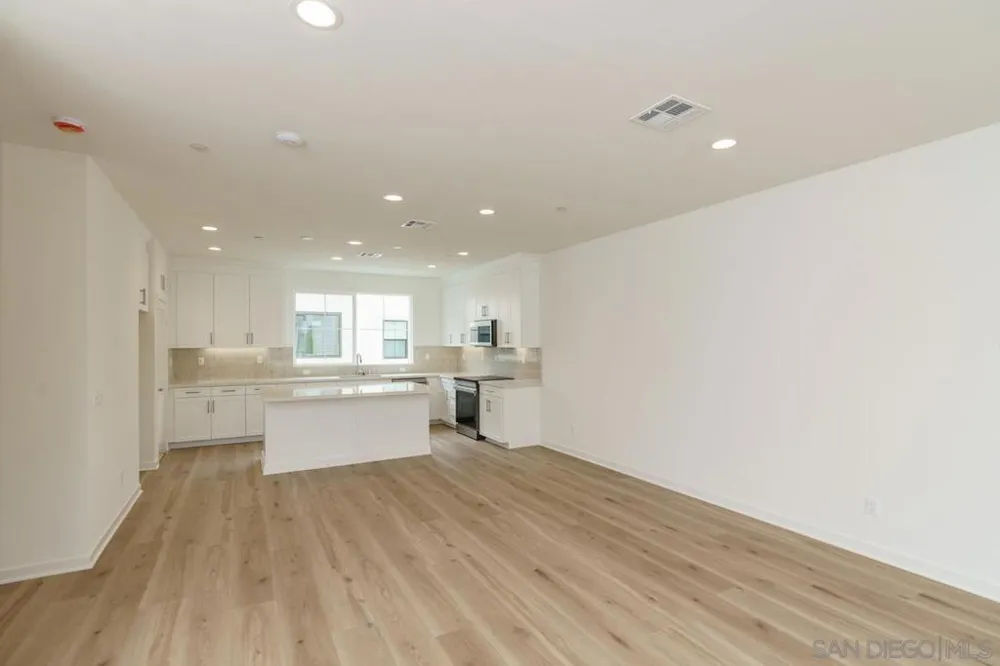 2564 Delphinium Ln Carlsbad, CA 92008