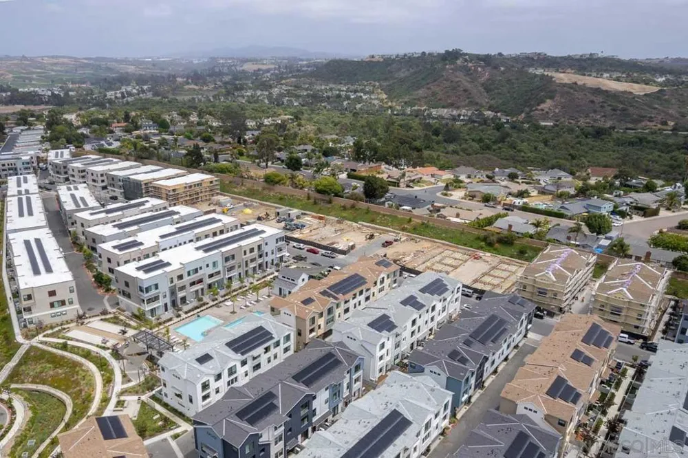 2564 Delphinium Ln Carlsbad, CA 92008