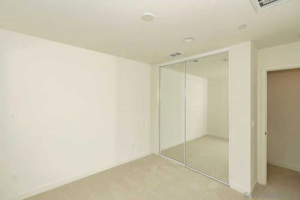 2564 Delphinium Ln Carlsbad, CA 92008