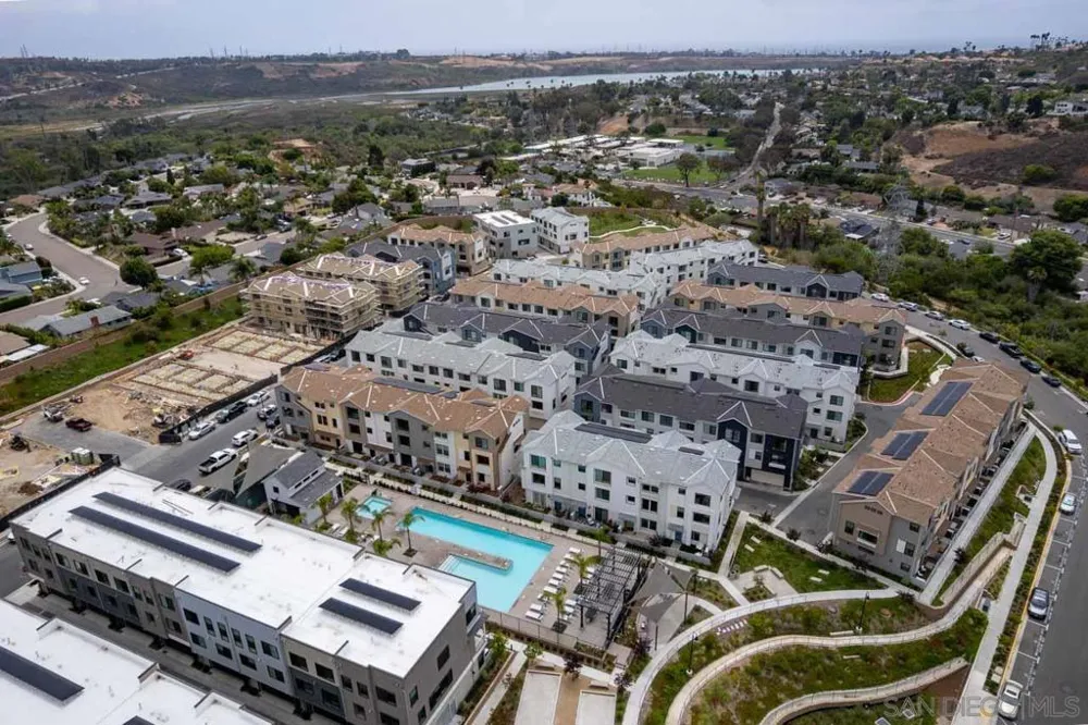 2564 Delphinium Ln Carlsbad, CA 92008