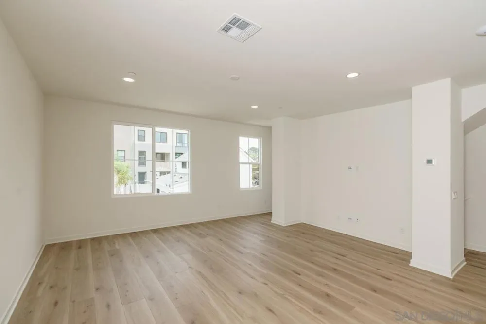 2564 Delphinium Ln Carlsbad, CA 92008