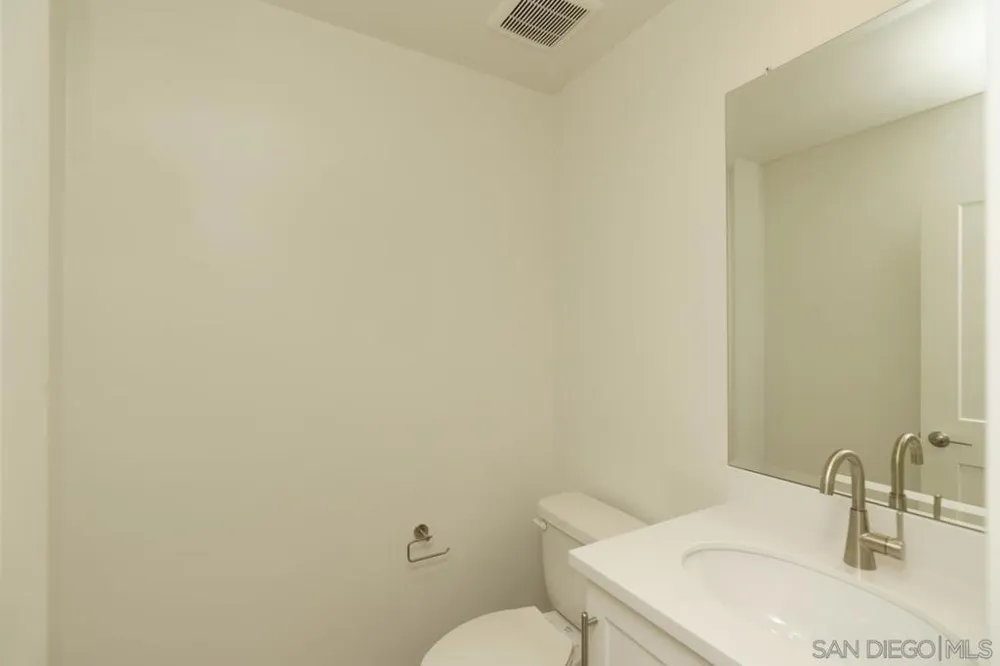 2564 Delphinium Ln Carlsbad, CA 92008