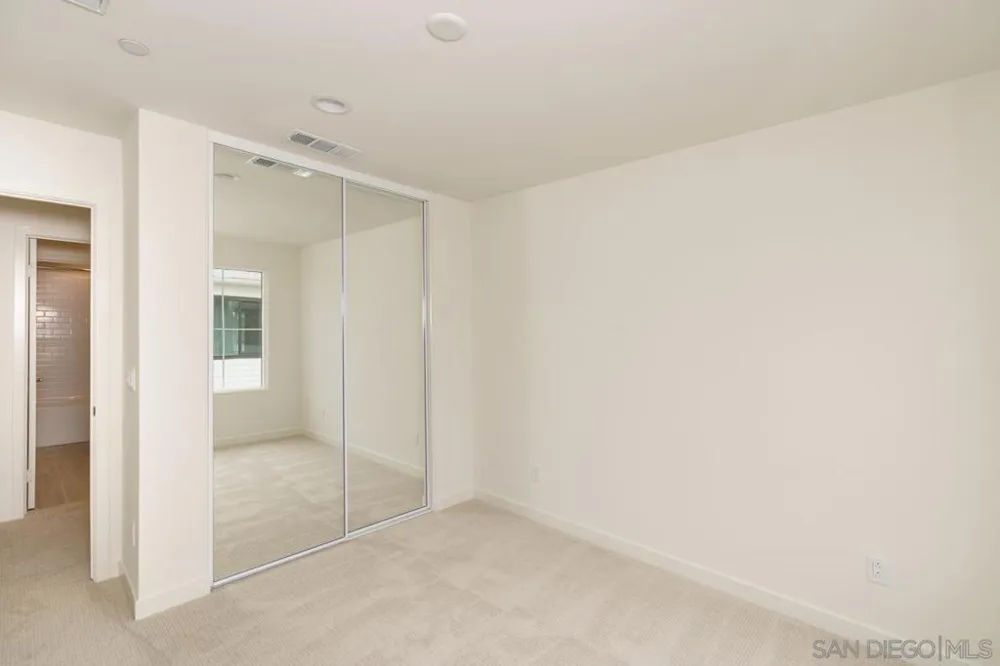 2564 Delphinium Ln Carlsbad, CA 92008