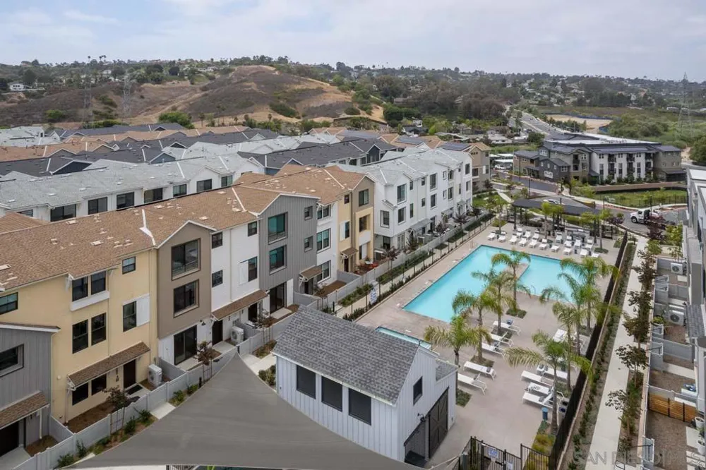 2564 Delphinium Ln Carlsbad, CA 92008