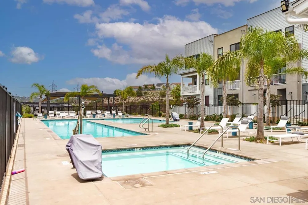 2564 Delphinium Ln Carlsbad, CA 92008