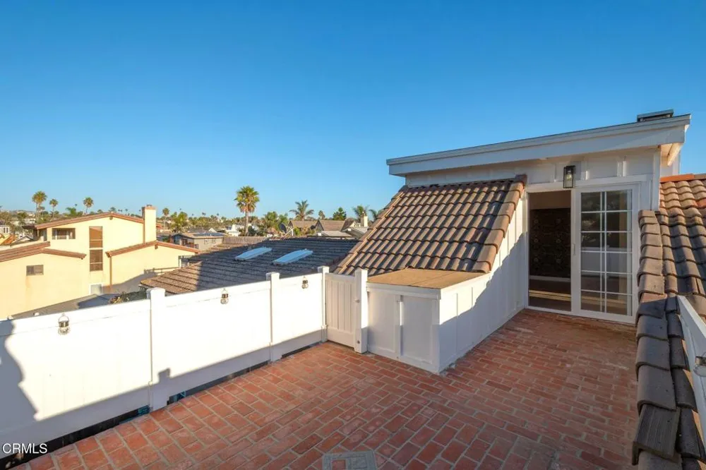 999 Waterbury Lane Ventura, CA 93001