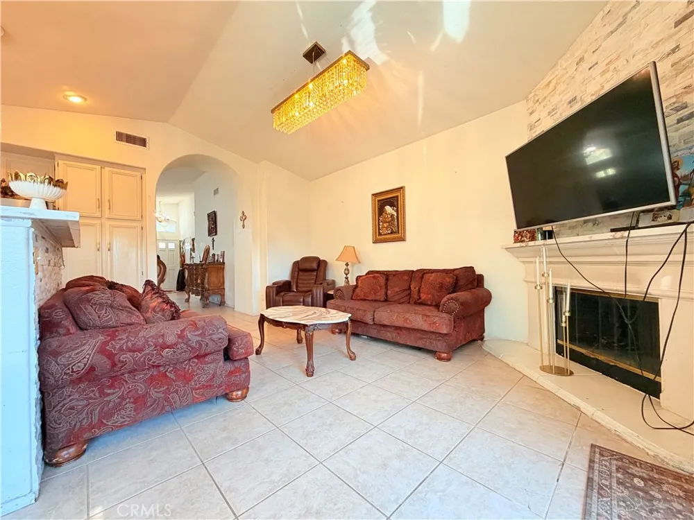 20350 Calhaven Saugus, CA 91390