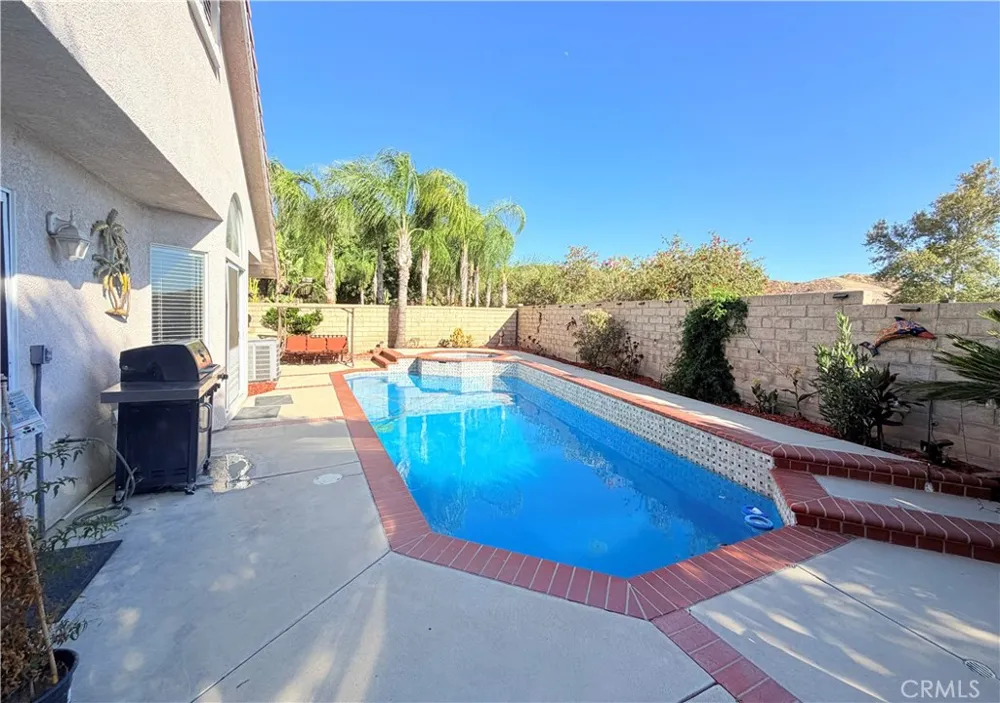 20350 Calhaven Saugus, CA 91390