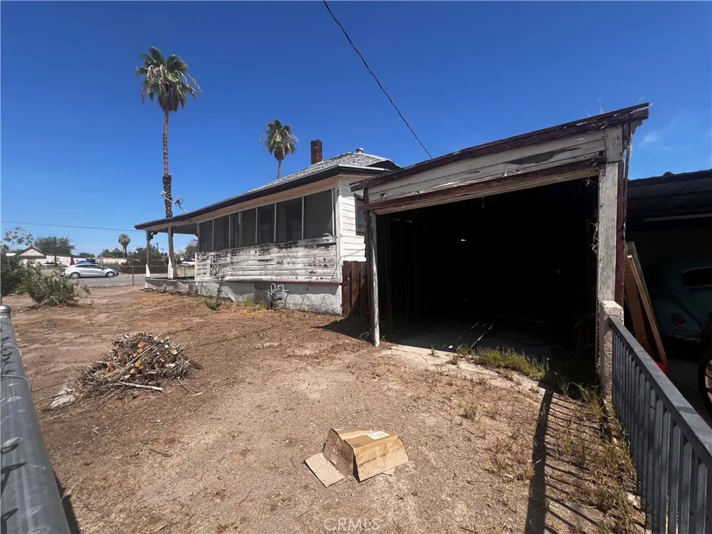 421 Palm Way Needles, CA 92363