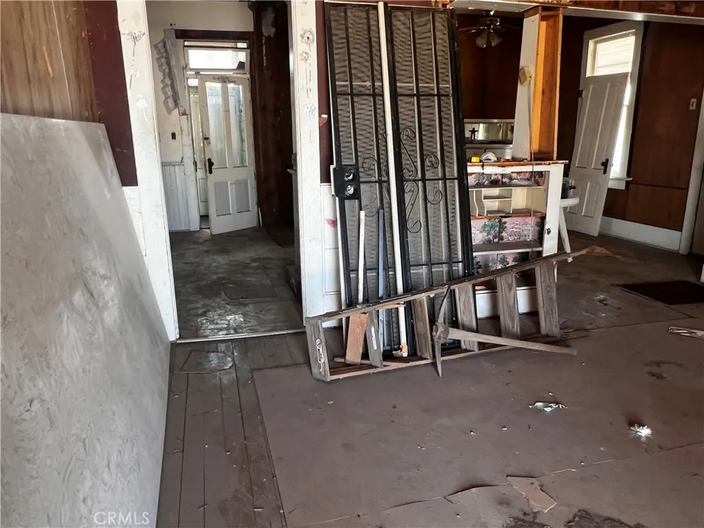 421 Palm Way Needles, CA 92363