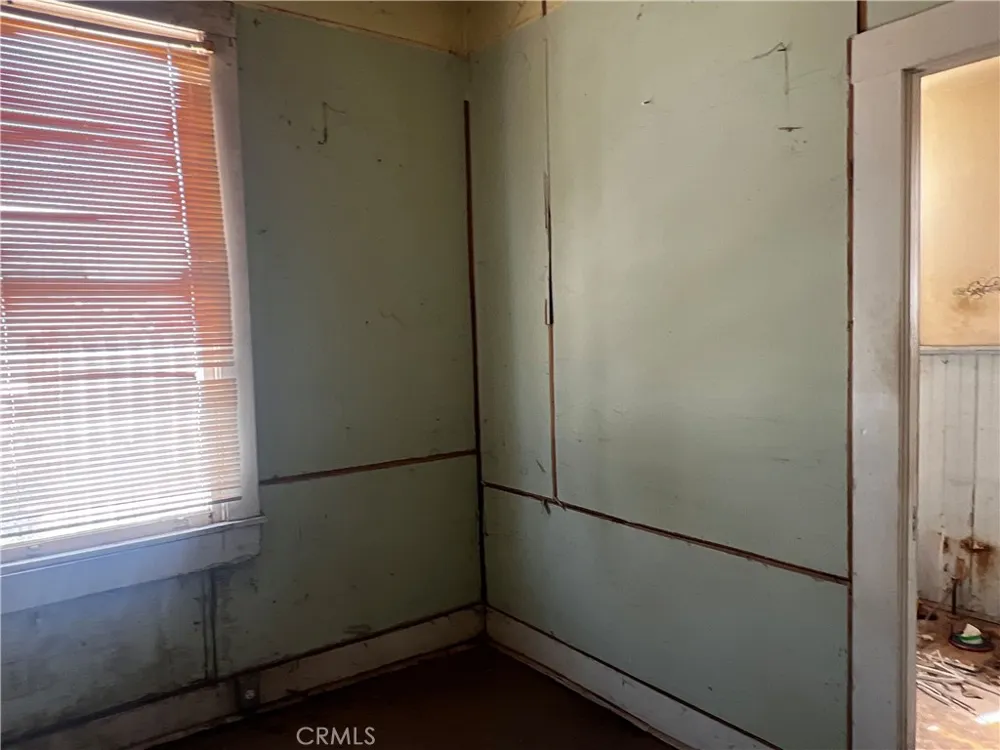 421 Palm Way Needles, CA 92363