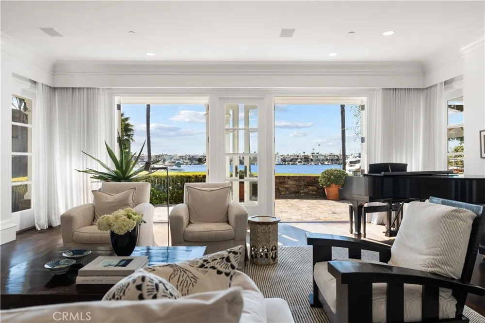 2411 Bayshore Newport Beach, CA 92663