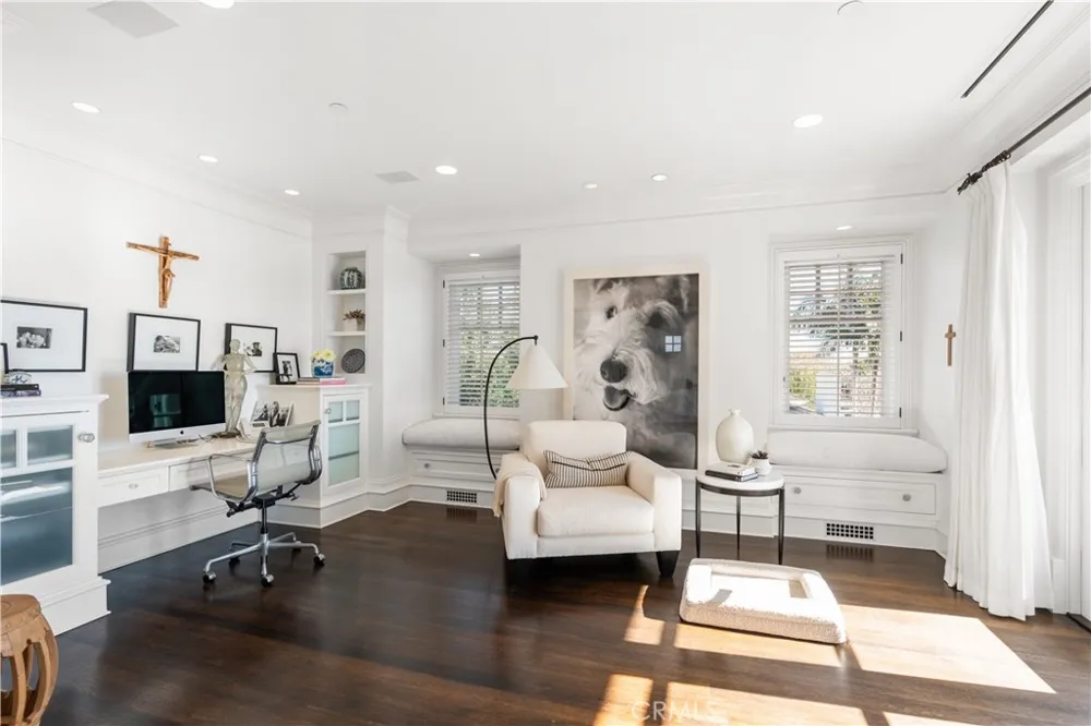 2411 Bayshore Newport Beach, CA 92663