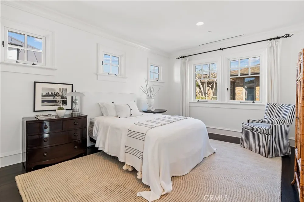2411 Bayshore Newport Beach, CA 92663