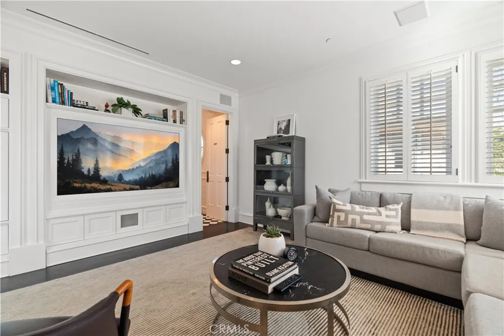 2411 Bayshore Newport Beach, CA 92663