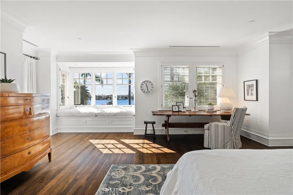2411 Bayshore Newport Beach, CA 92663