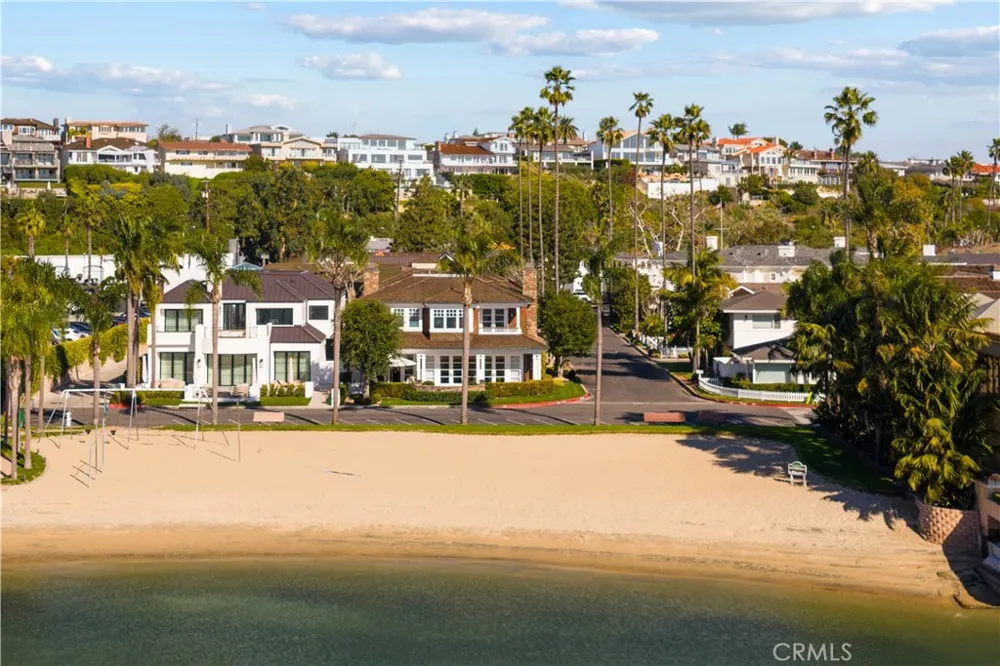 2411 Bayshore Newport Beach, CA 92663