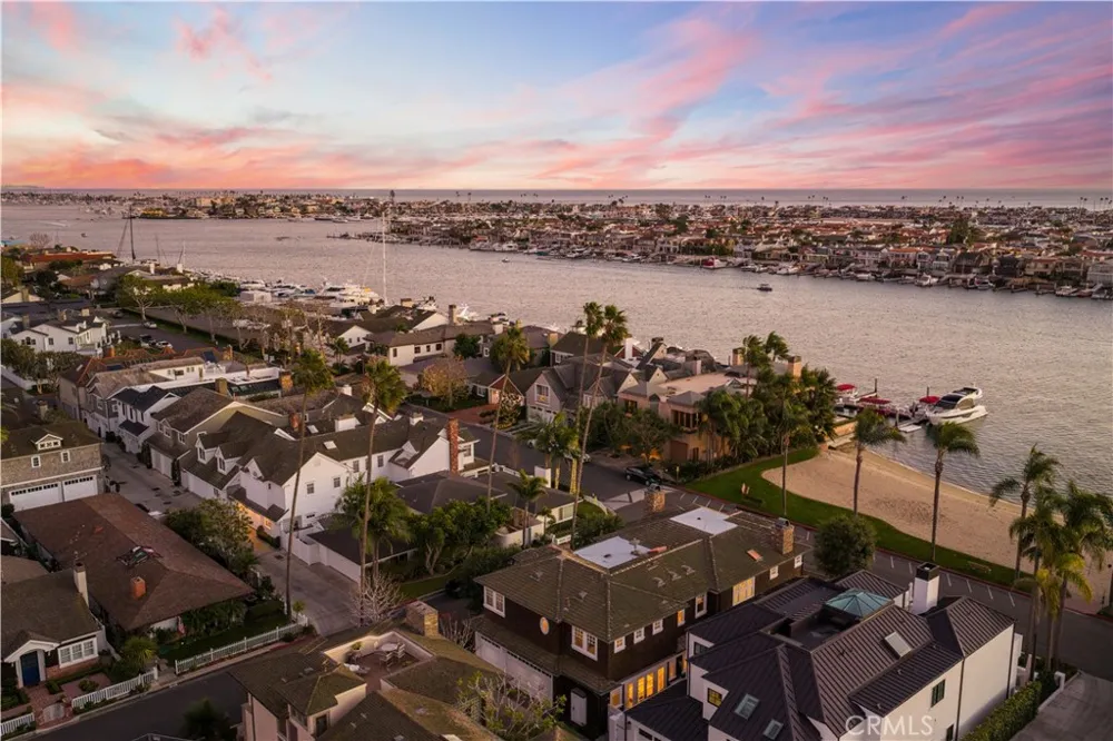 2411 Bayshore Newport Beach, CA 92663