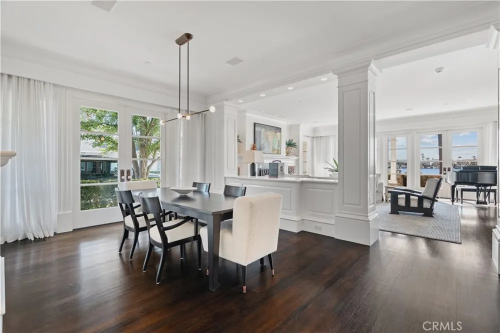 2411 Bayshore Newport Beach, CA 92663