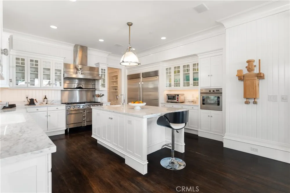 2411 Bayshore Newport Beach, CA 92663