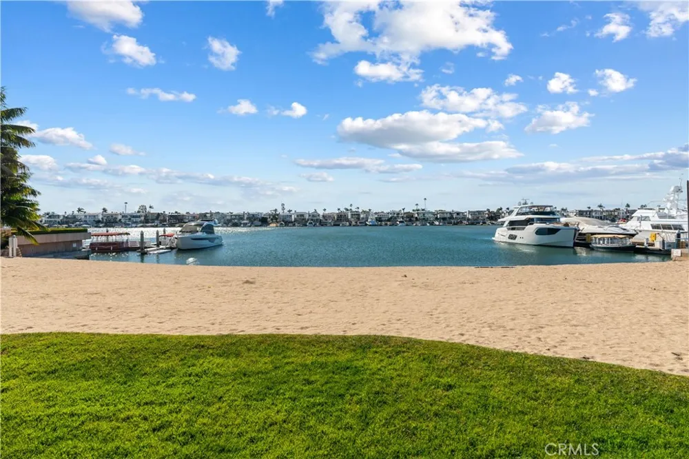 2411 Bayshore Newport Beach, CA 92663