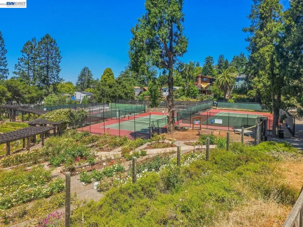 2201 Virginia St #2 Berkeley, CA 94709